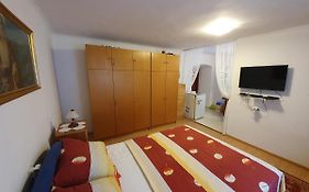 Apartment Zoric With No Air Conditioning